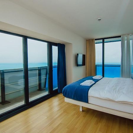 Premium Aparthotel With Sea View Batoumi Extérieur photo