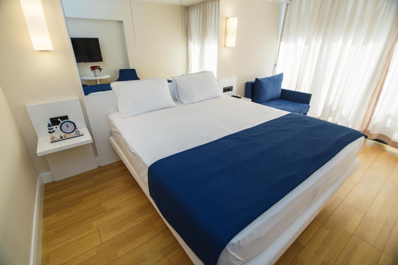Premium Aparthotel With Sea View Batoumi Extérieur photo
