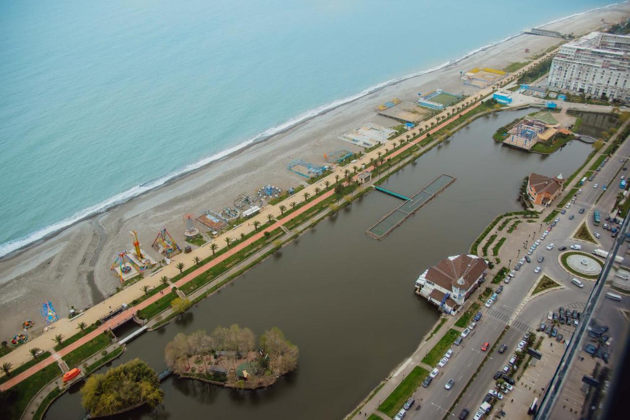 Premium Aparthotel With Sea View Batoumi Extérieur photo