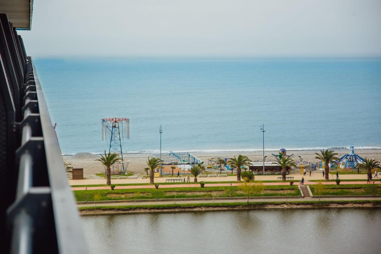 Premium Aparthotel With Sea View Batoumi Extérieur photo